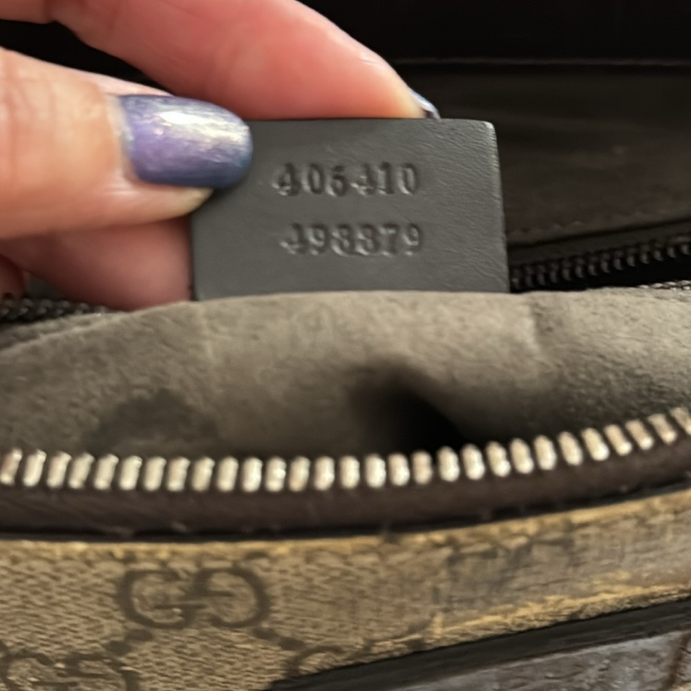 Authentic Gucci crossbody bag. Great for project pieces. - Picture 7 of 9